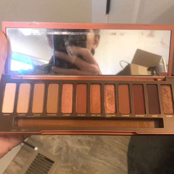 Naked Heat Pallete - Picture 2 of 5